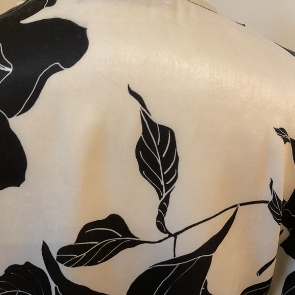 Rinascimento Black and White Leaf Pattern Blouse with feathers - Picture 4 of 10